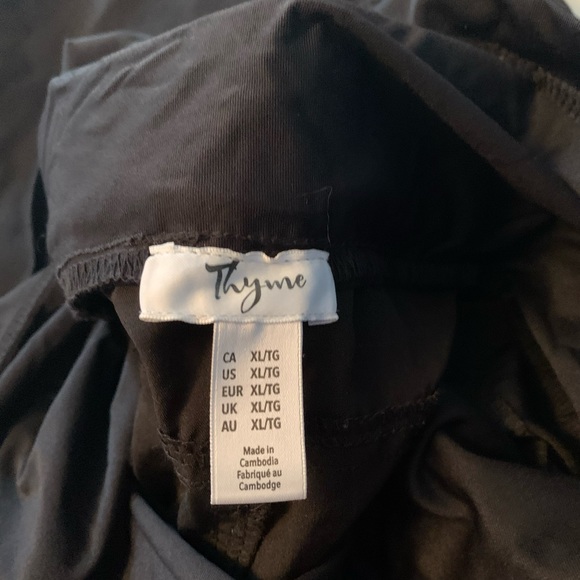 Thyme maternity capris - Picture 2 of 2